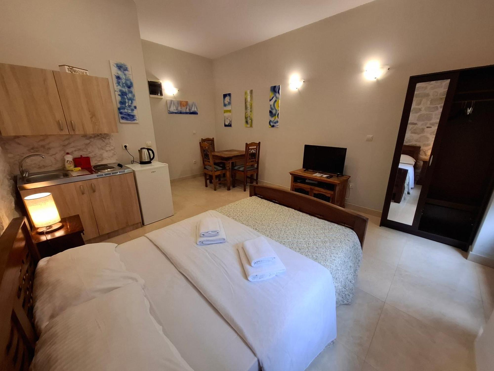Filip Deluxe Rooms Kotor Exterior foto