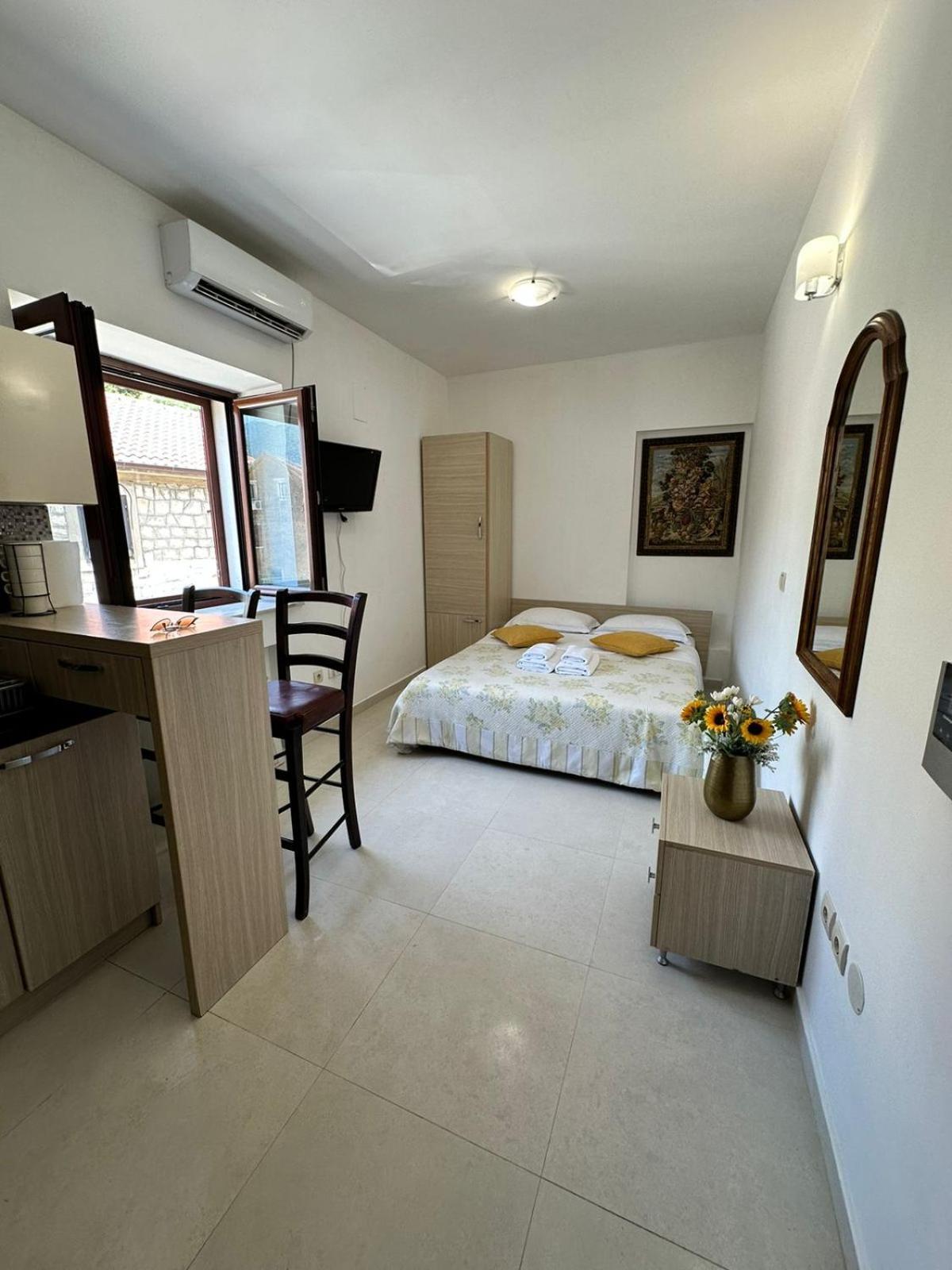 Filip Deluxe Rooms Kotor Exterior foto