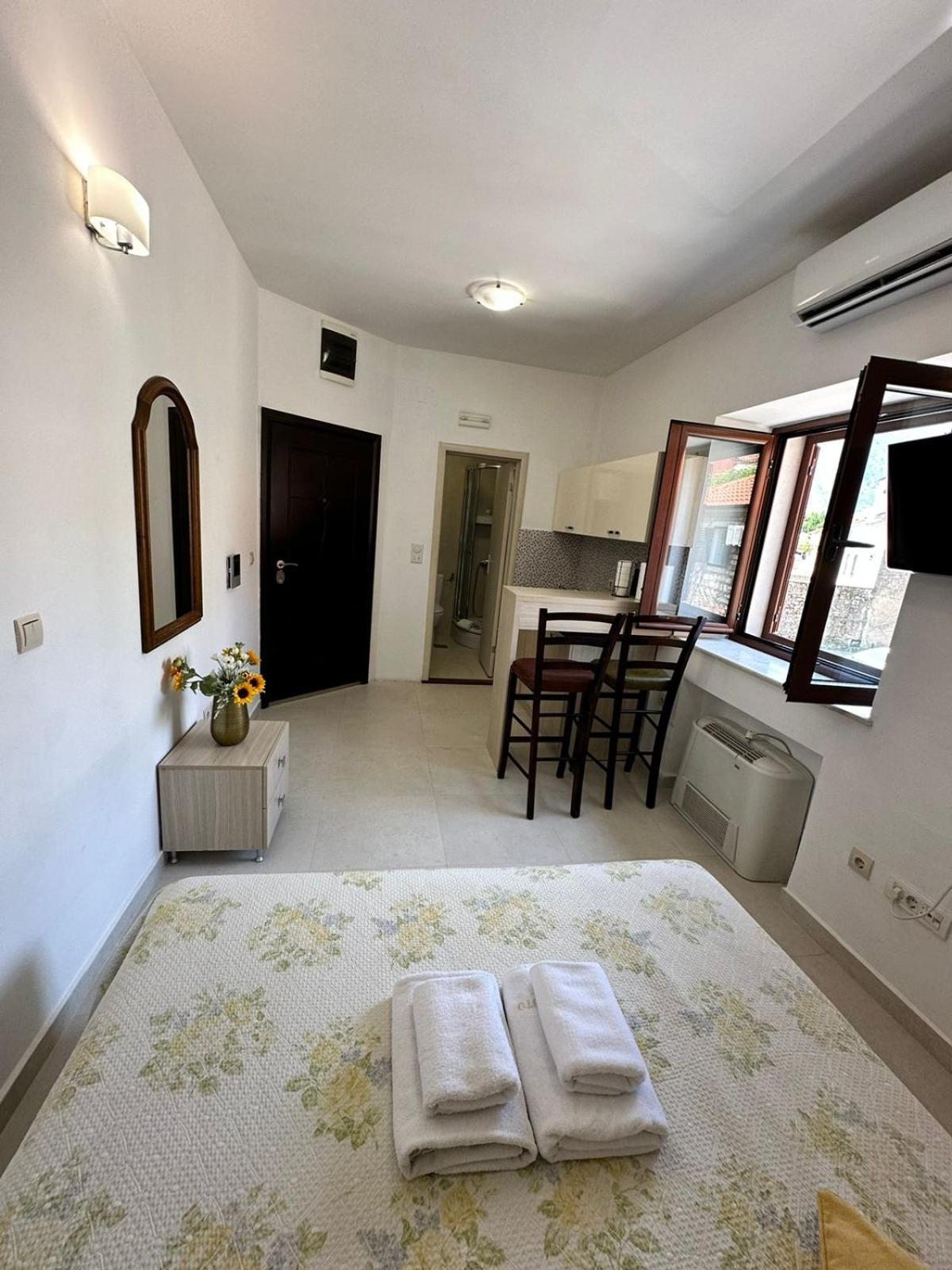 Filip Deluxe Rooms Kotor Exterior foto